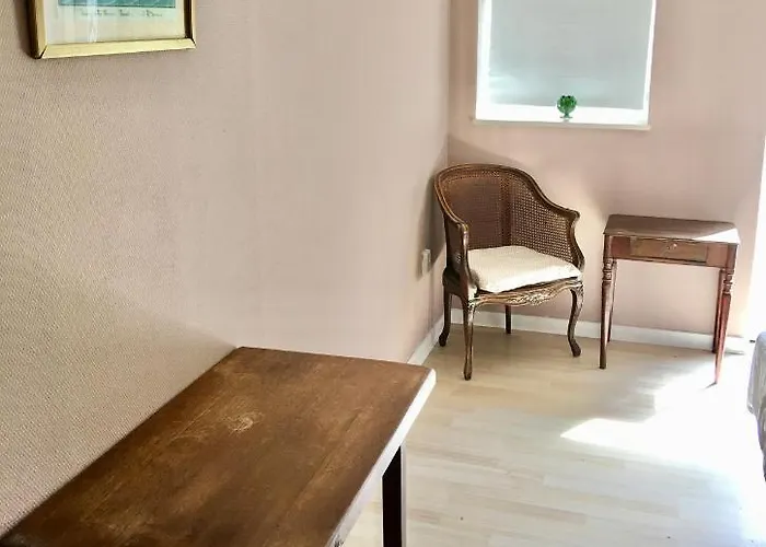 Hvidegaard Mon אורחן *